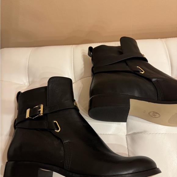 Michael Kors Black Leather Boots with Gold Accents. - Picture 7 of 8